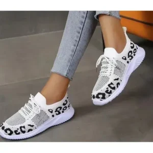 Nanpra Women Fashion Plus Size Spotted Mesh Breathable Round Toe Sneakers